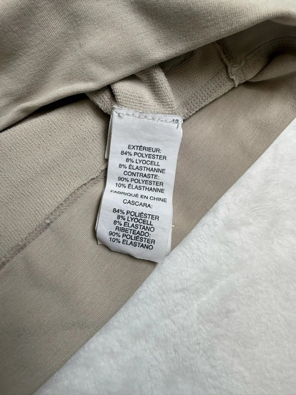 Vuori Light  Beige Half-Zip  cropped Hoodie - Picture 4 of 5